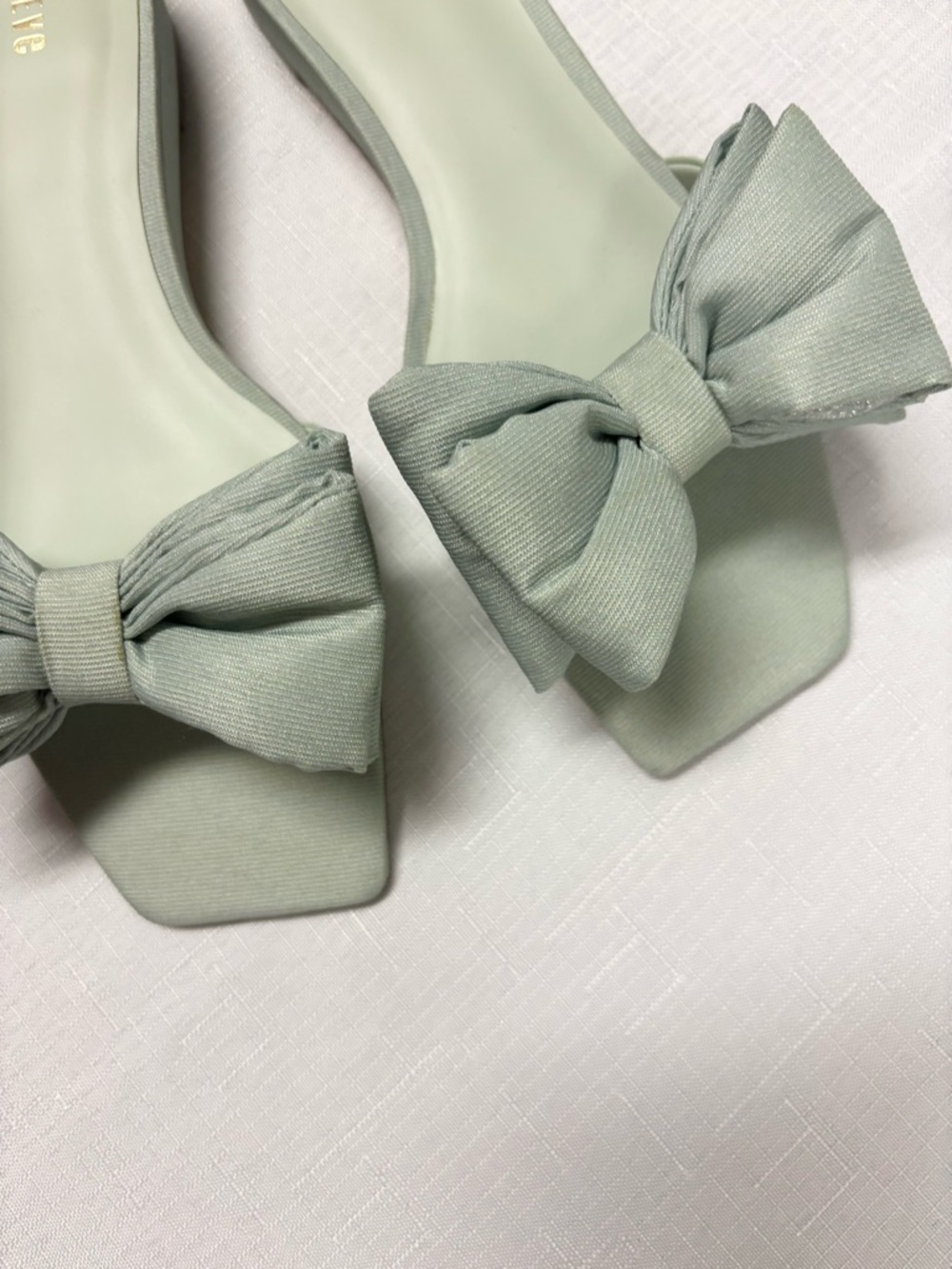 Maeve Pale Mint Bow Slide Mules size 8 - Picture 6 of 6